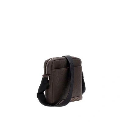 Guess Sac À Bandoulière In Brown