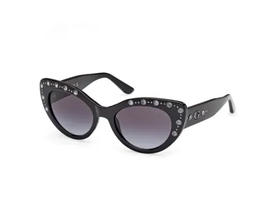 Guess Smoke Gradient Cat Eye Unisex Sunglasses Gu00163 01b 54 In Black