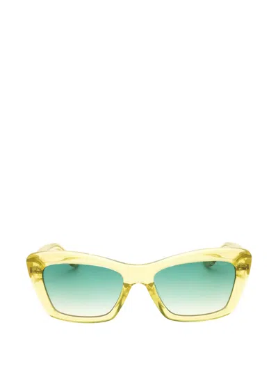 Guess Usa Cat-eye Sunglasses In Multi