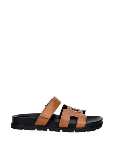 Guess Usa Fashiey Logo-patch Touch-strap Sandals In Brown