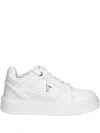 Guess Usa Logo-detail Sneakers In White