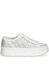 Guess Usa Queeny Sneakers In Weiss