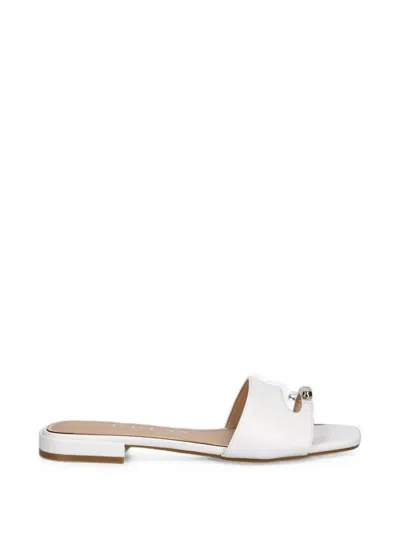 Guess Usa Tablita Logo-plaque Toe-strap Slide Sandals In White