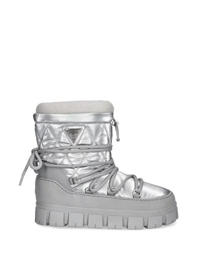 Guess Usa Uniques Boots In 银色