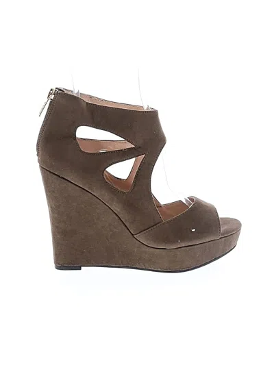 Pre-owned Guess Wedges In Brown