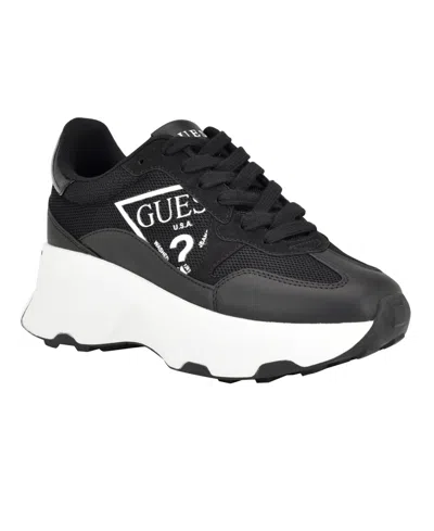 GUESS WOMEN'S CALEBB CHUNKY PLATFORM FASHION SNEAKERS