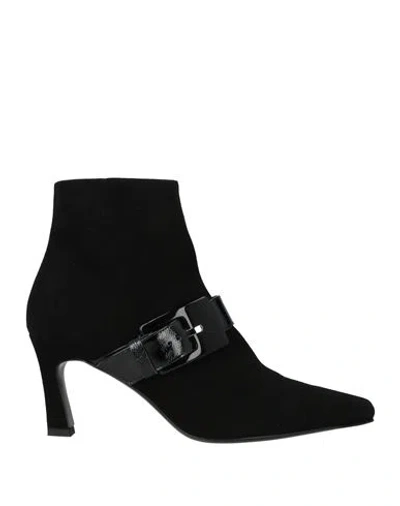 Guglielmo Rotta Woman Ankle Boots Black Size 6.5 Leather