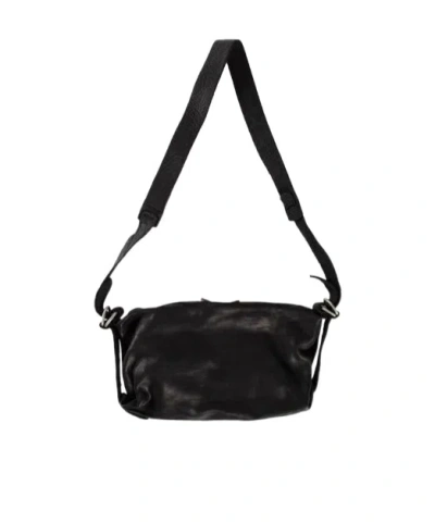 Guidi Small Zipped Crossbody Bag In Black