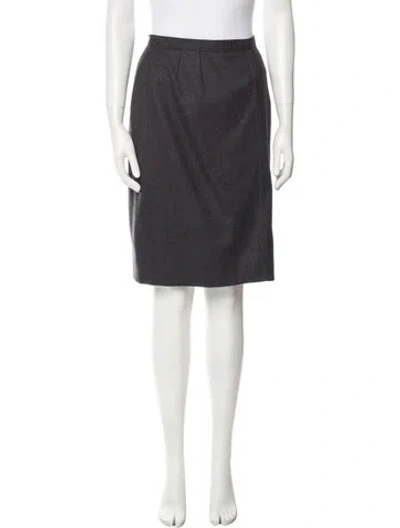 Pre-owned Guy Laroche Virgin Wool Knee-length Skirt In Gray