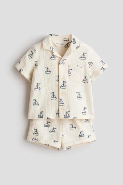 H&m Babies'  2-piece Cotton Shirt And Shorts Set In Neutral