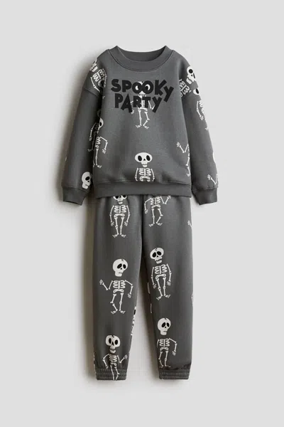 H&m Kids' 2-piece Printed Sweatshirt And Joggers Set In Grey/skeletons