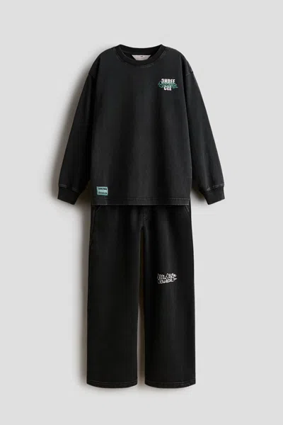 H&m Kids' 2-piece Printed Top And Joggers Set In Black