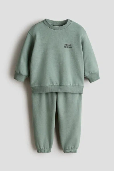 H&m Babies'  2-piece Sweatshirt And Joggers Set In Green