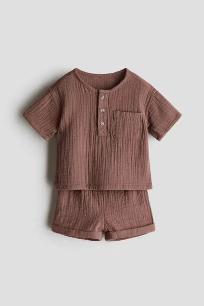 H&m Babies'  2-piece Top And Shorts Set In Brown