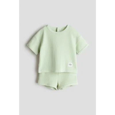 H&m Babies'  2-piece Waffled Cotton Set In Green
