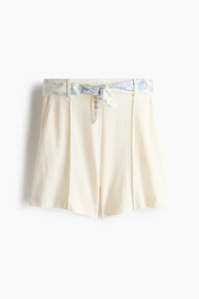 H&m Belted Tailored Shorts In Neutral