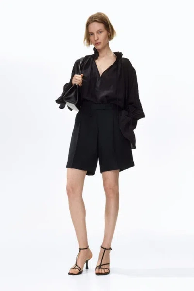 H&m Bermuda Shorts In Black
