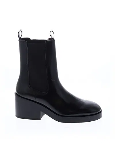Pre-owned H&m Boots In Black