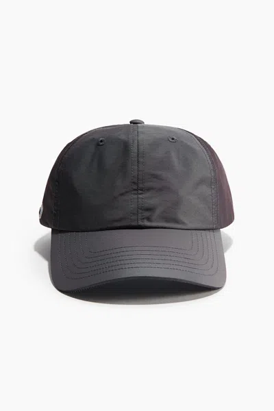 H&m Cap In Black
