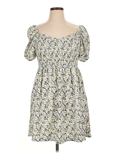 Pre-owned H&m Casual Dress In White