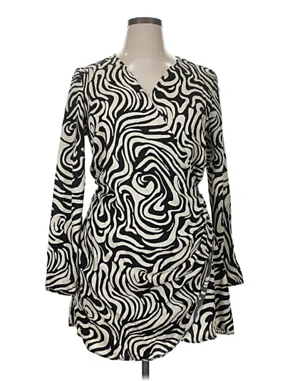 Pre-owned H&m Casual Dress In White