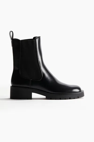 H&m Chelsea Boots In Brown