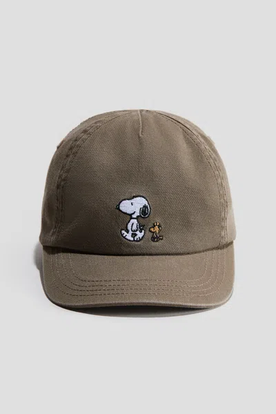 H&m Cotton Cap In Light Brown/snoopy