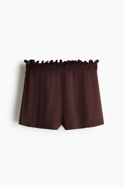 H&m Crinkled Pull-on Shorts In Brown