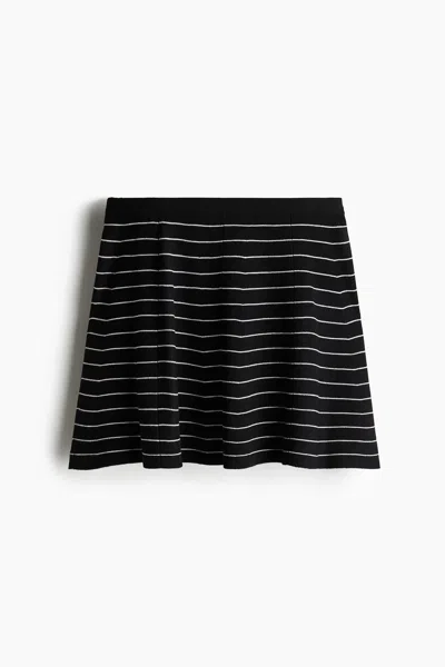 H&m Flared Fine-knit Skirt In Black