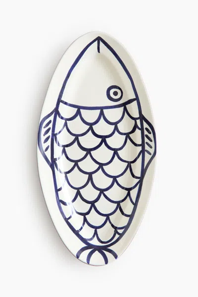H&m Hand-painted Terracotta Serving Plate In White/fish