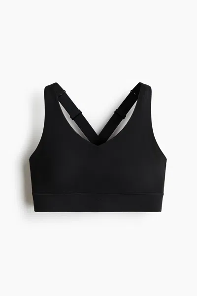 H&m Medium Support Sports Bra With Shapemove In Black