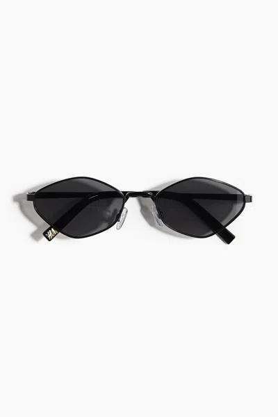 H&m Oval Sunglasses In Black