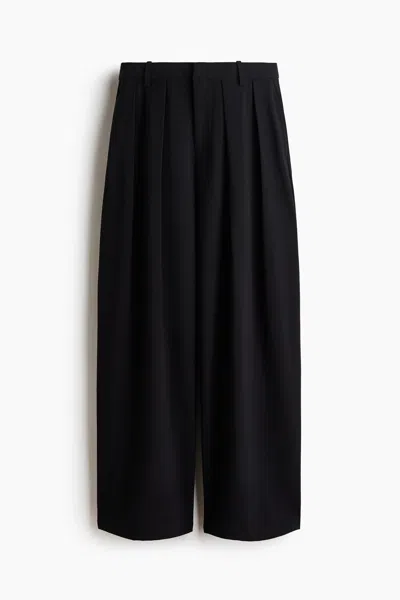 H&m Pleated Baggy Pants In Black