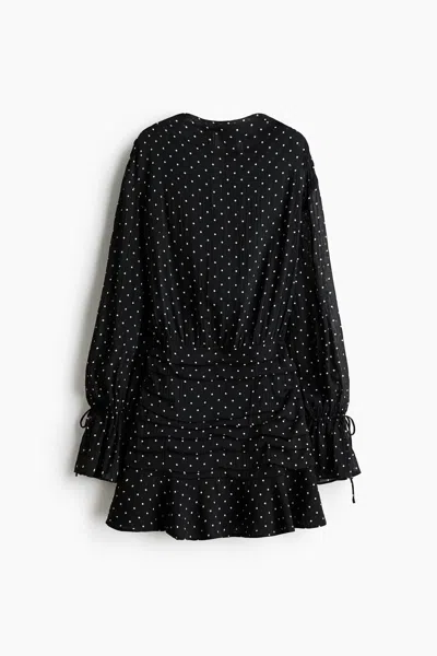H&m Pleated Boat-neck Dress In Black