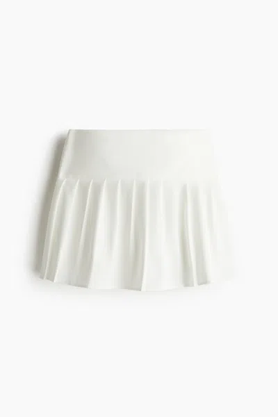 H&m Pleated Mini Skirt In Red