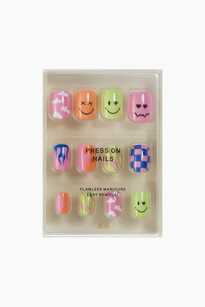 H&m Press-on Nails In Chuckle Charms