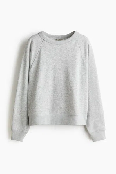 H&m Raglan-sleeved Sweatshirt In White