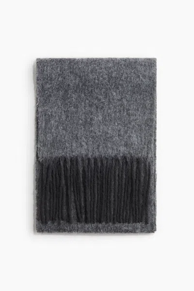 H&m Scarf In Black