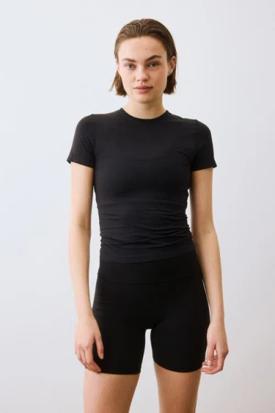 H&m Softmove Pocket Bike Shorts In Black