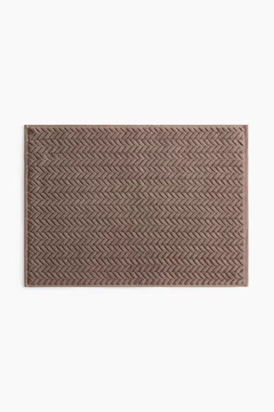 H&m Textured Bath Mat In Brown
