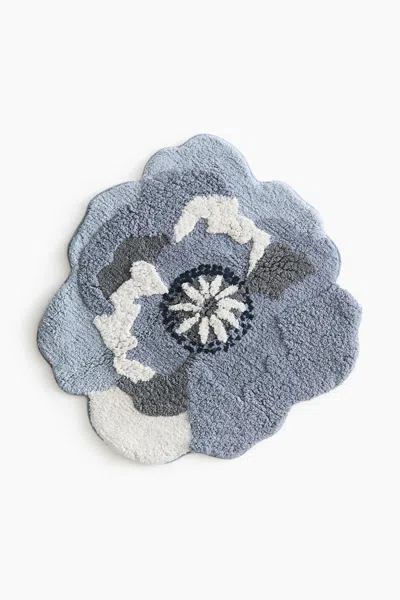 H&m Tufted Flower-shaped Bath Mat In Blue