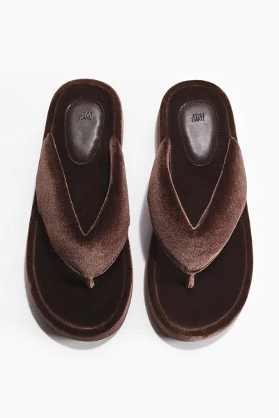 H&m Velour Flip-flops In Brown