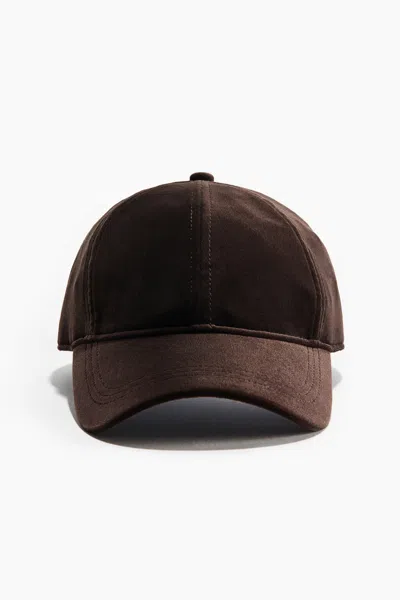 H&m Velvet Cap In Brown