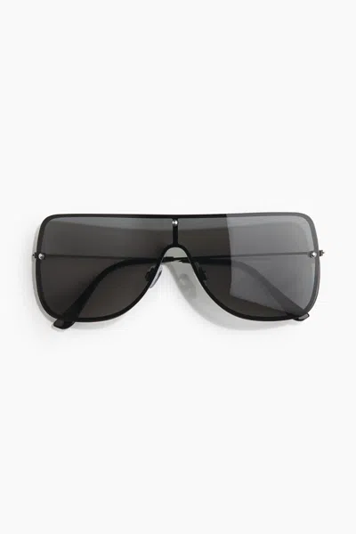 H&m Visor Sunglasses In Black