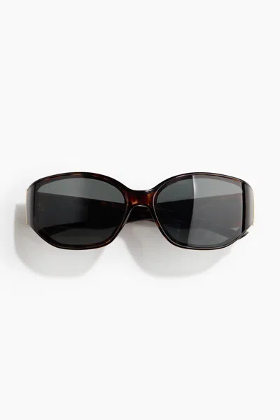 H&m Visor Sunglasses In Dark Brown
