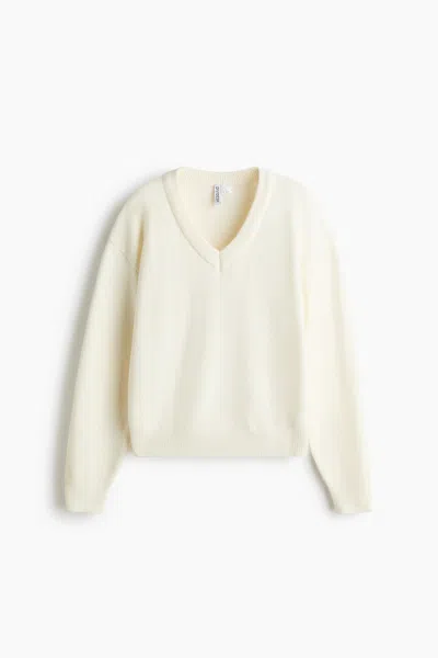 H&m V-neck Sweater In Neutral