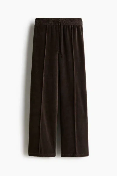H&m Wide Velour Joggers In Brown