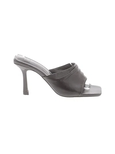 Pre-owned H By Halston Sandals In Gray