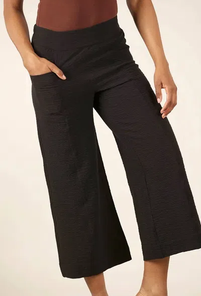 Habitat Crinkle Crepe Aria Capri Pants In Black