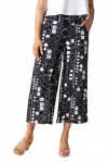 Habitat Express Travel Circle Square Crop Pant In Black In Black